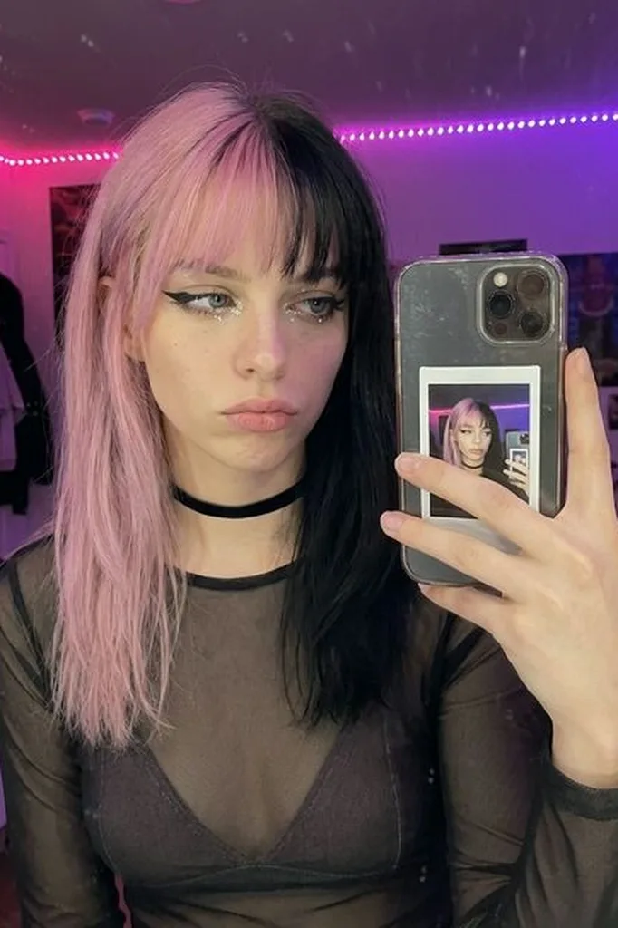 AI e-girl photo mirror selfie led bedroom light full body